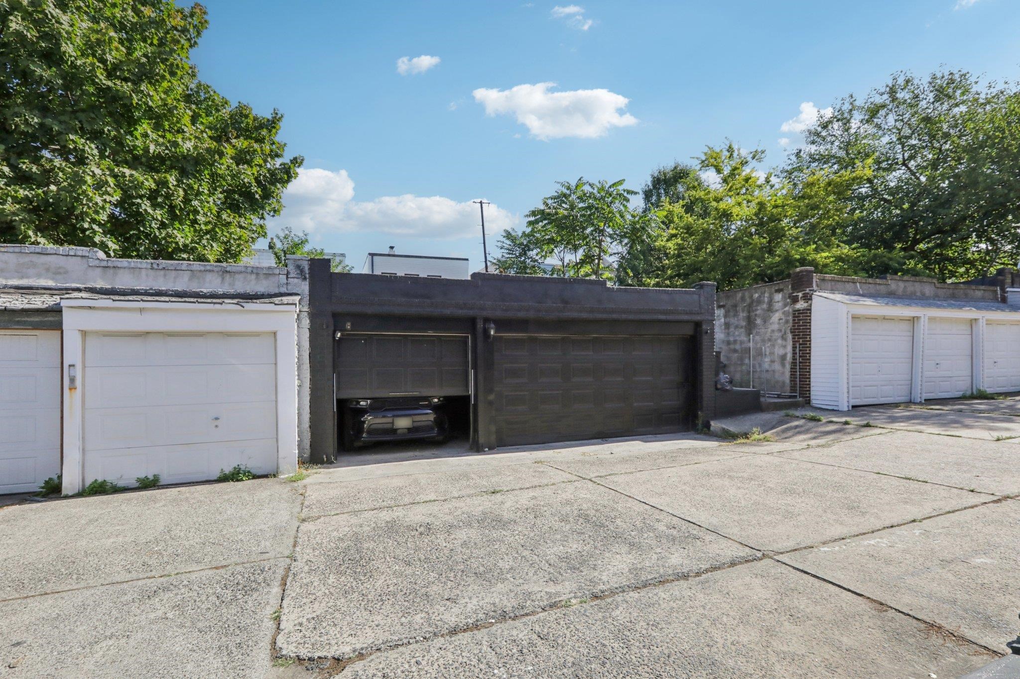 344 DANFORTH AVE