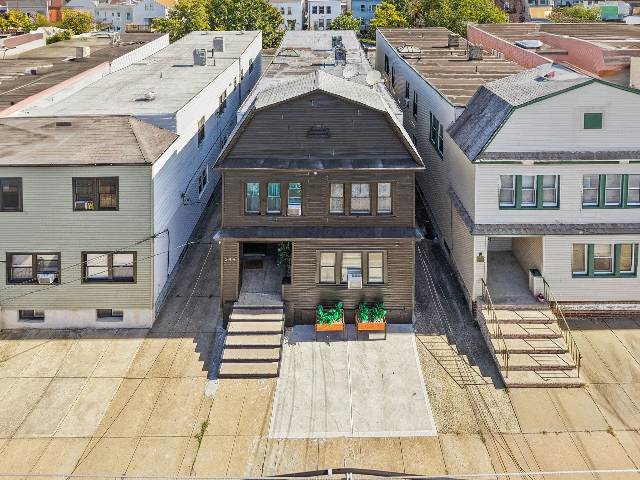 344 DANFORTH AVE