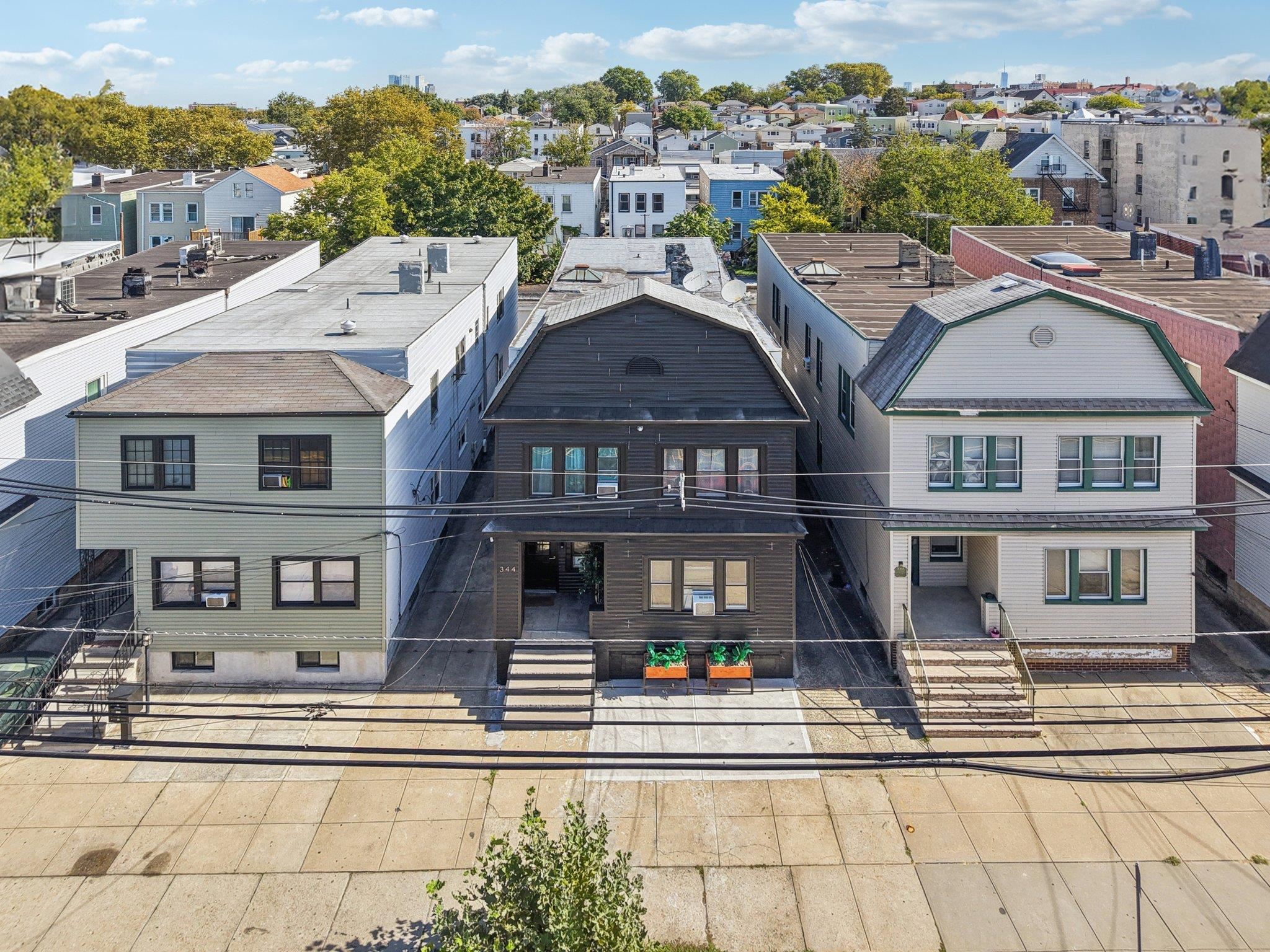344 DANFORTH AVE