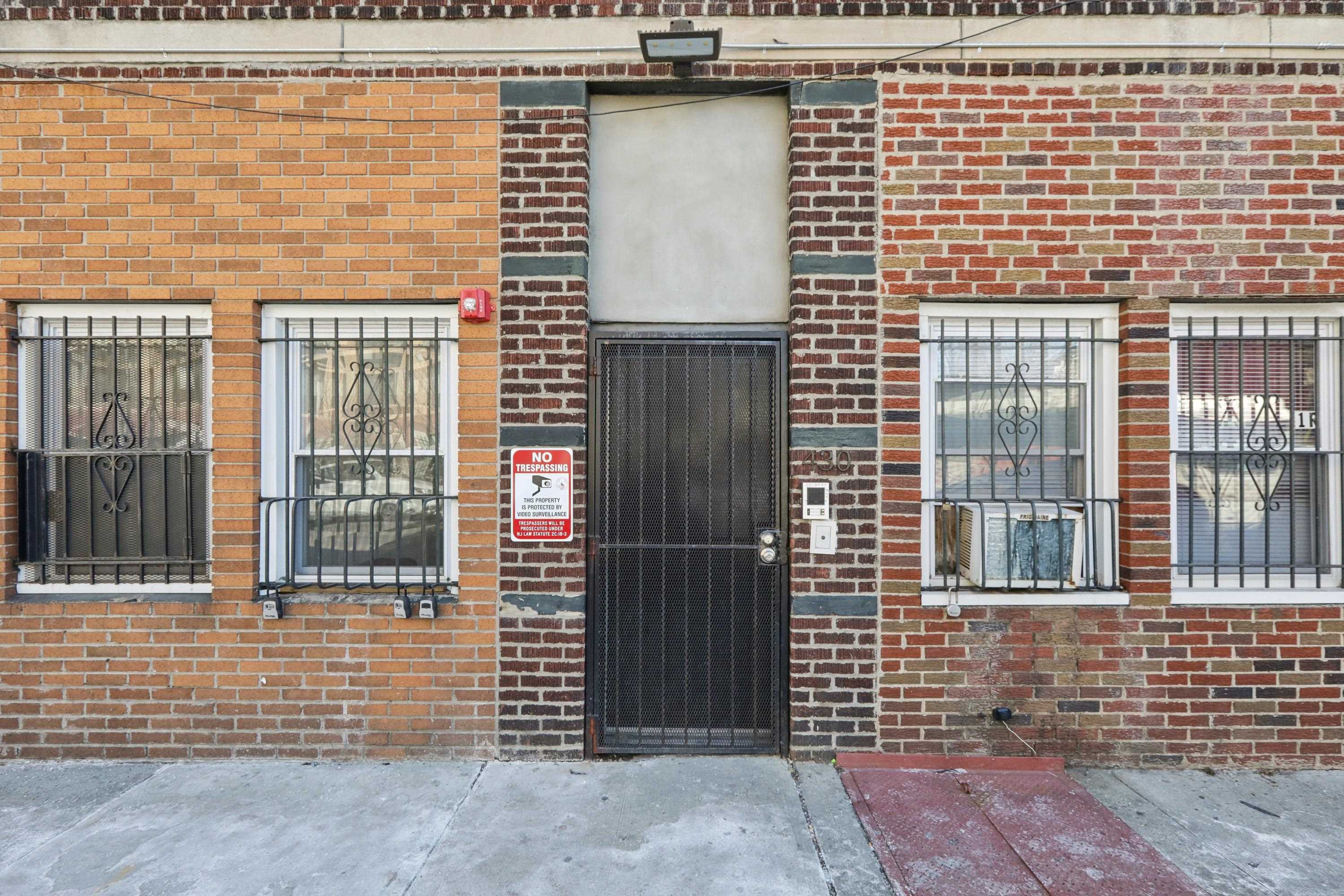 430 OCEAN AVE