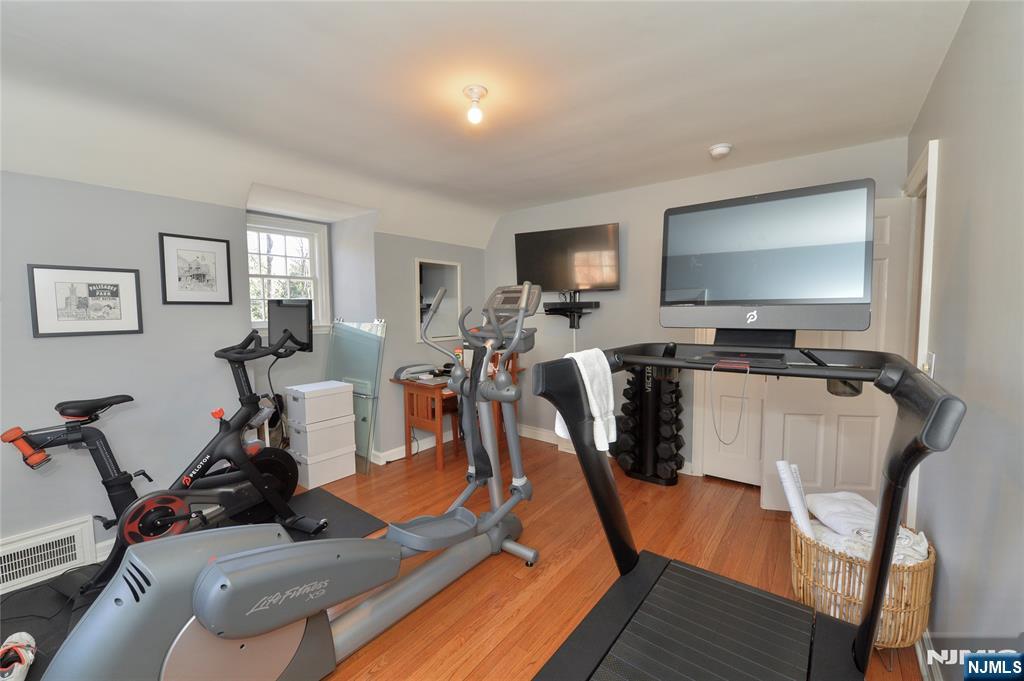 11 Chestnut Ridge Road