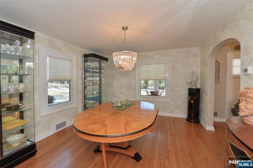 11 Chestnut Ridge Road