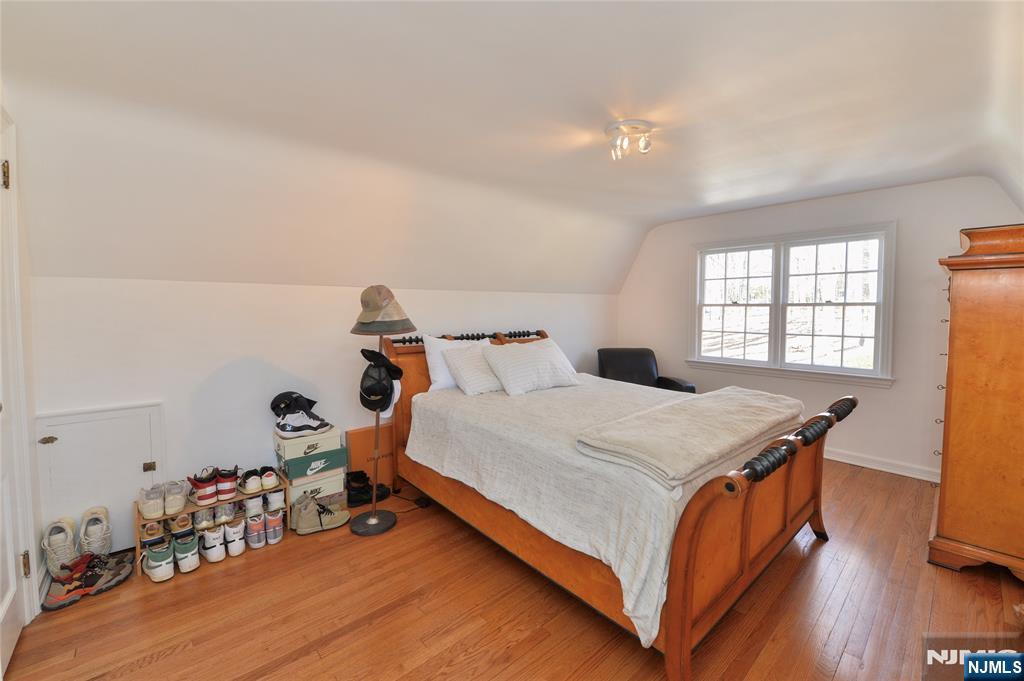 11 Chestnut Ridge Road
