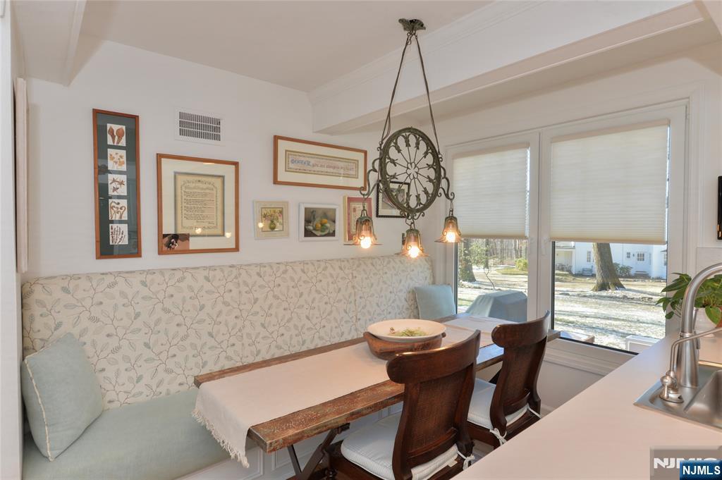 11 Chestnut Ridge Road