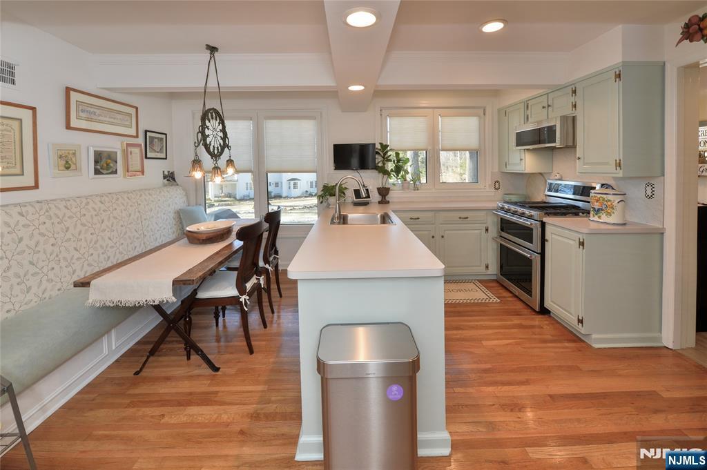 11 Chestnut Ridge Road