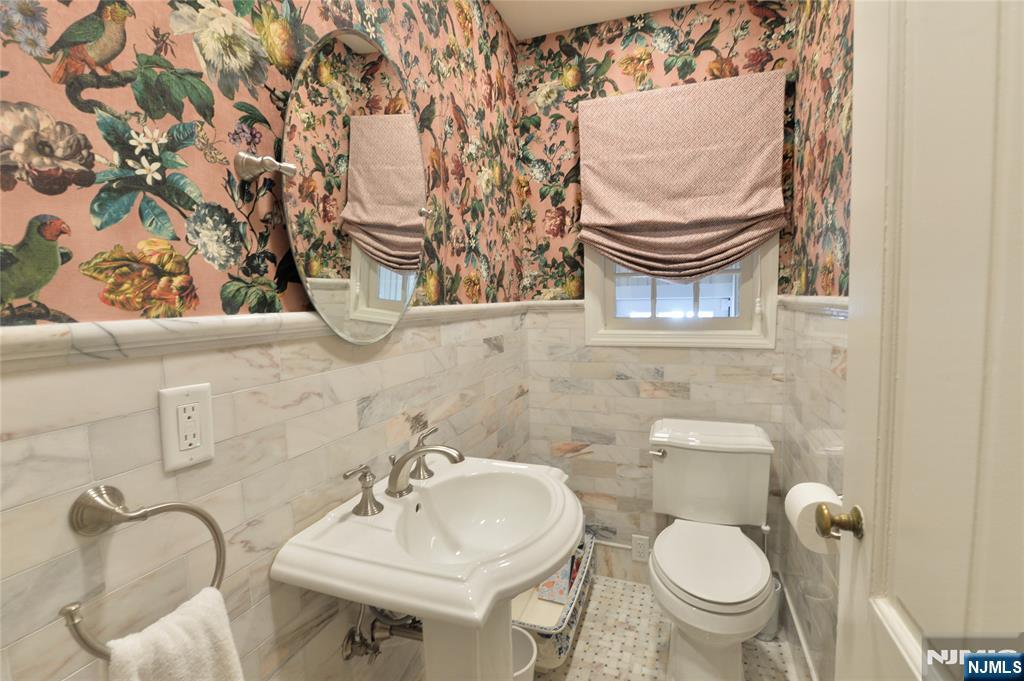11 Chestnut Ridge Road