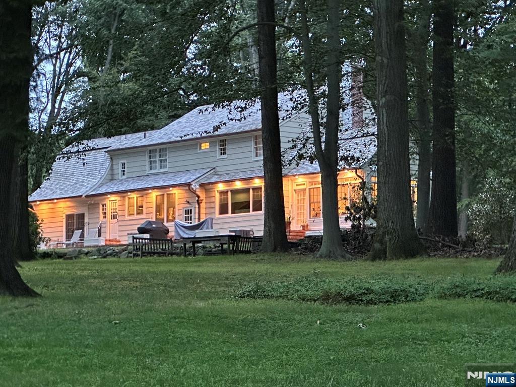 11 Chestnut Ridge Road
