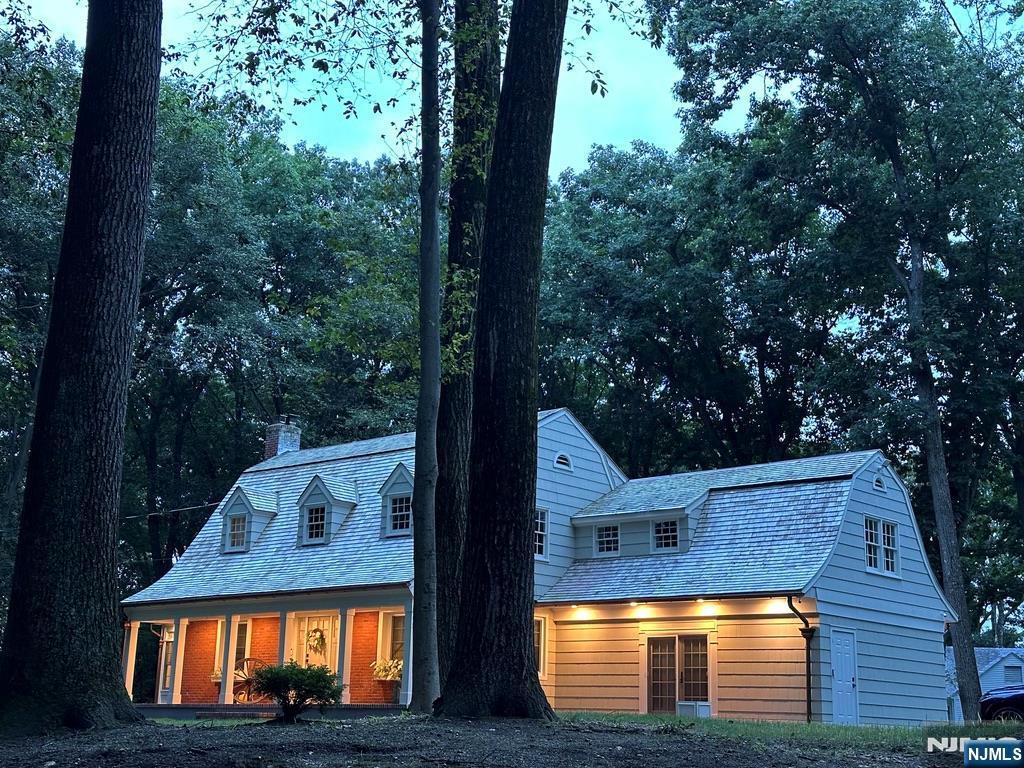 11 Chestnut Ridge Road