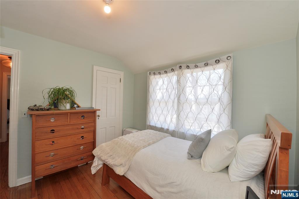 11 Chestnut Ridge Road
