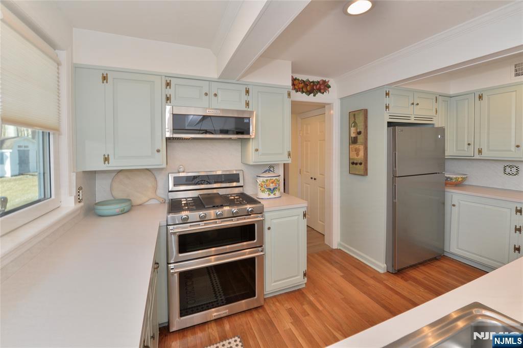 11 Chestnut Ridge Road