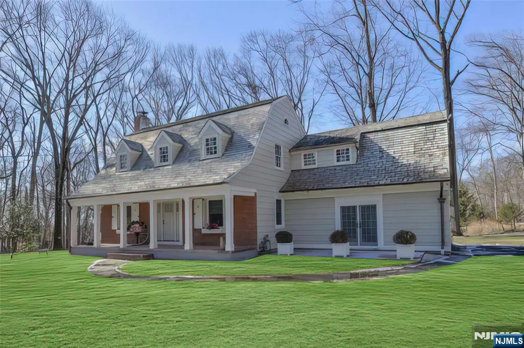 11 Chestnut Ridge Road