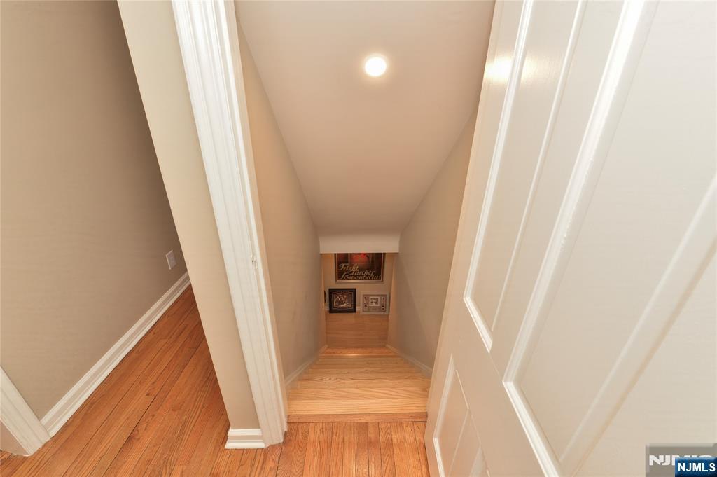 11 Chestnut Ridge Road