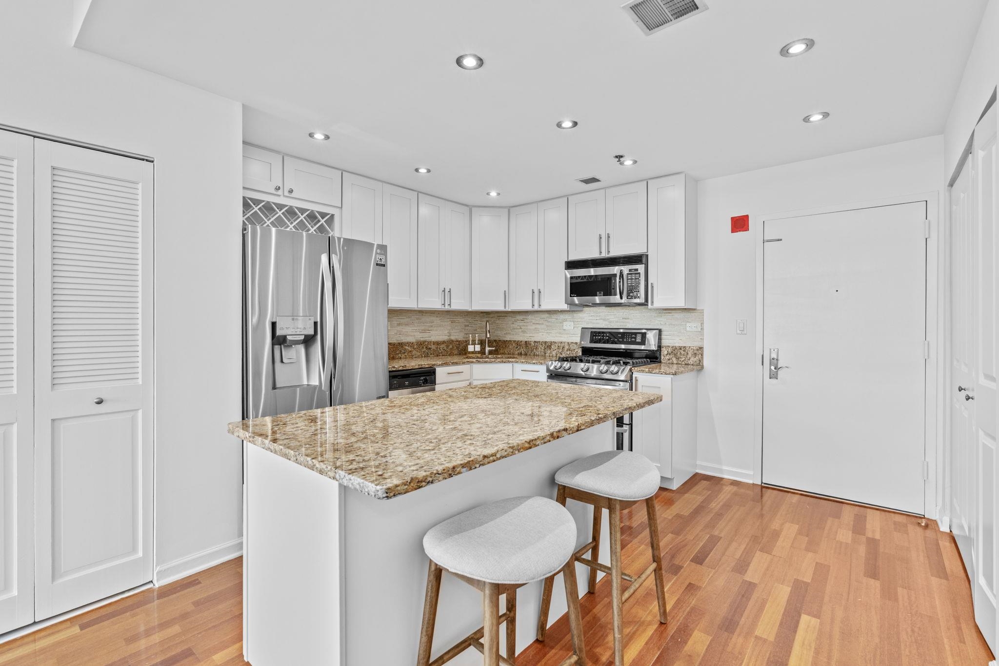 700 1ST ST Unit: 16PV