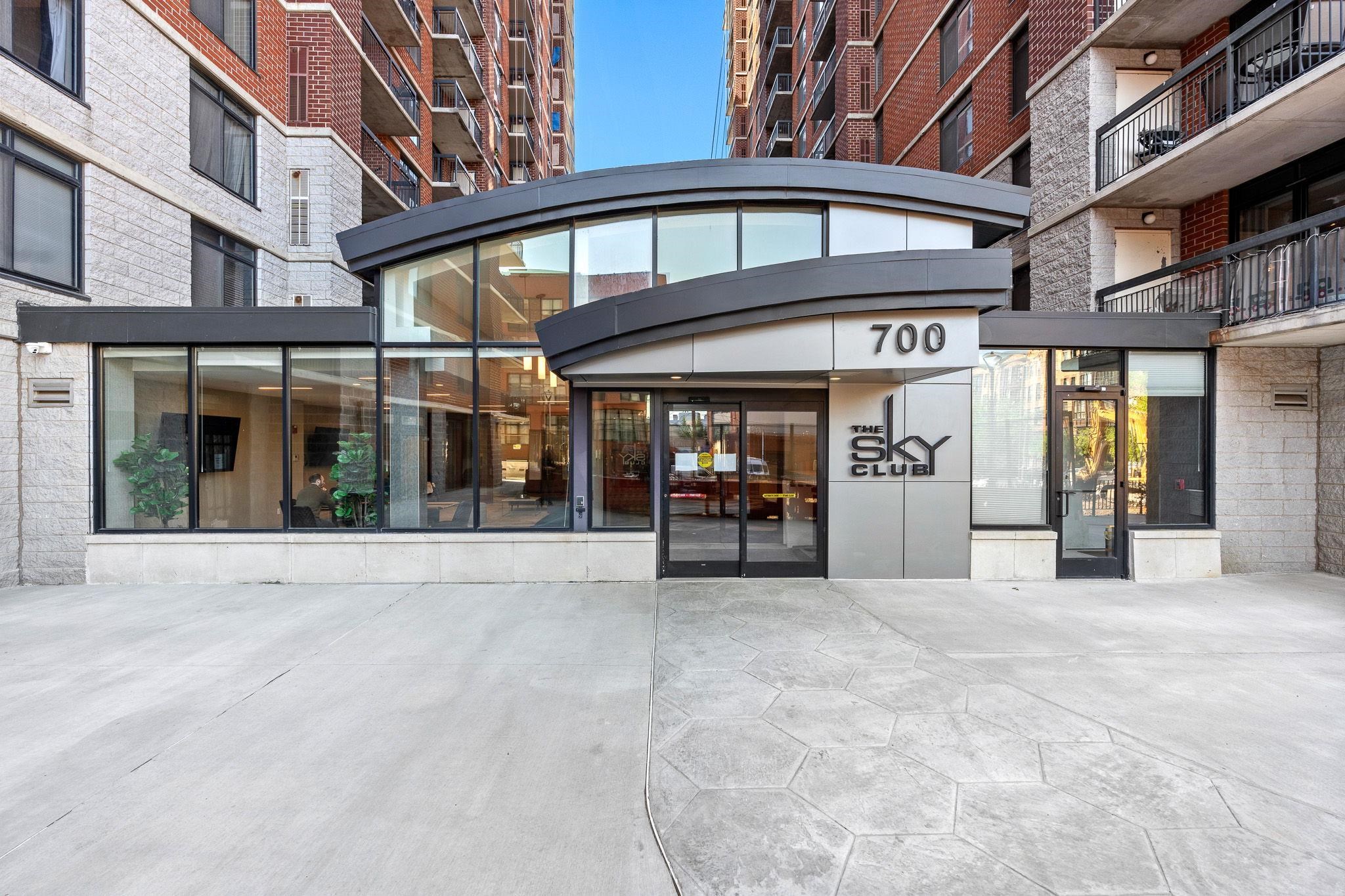 700 1ST ST Unit: 16PV