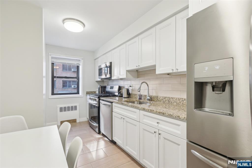 208 Anderson Street S2A