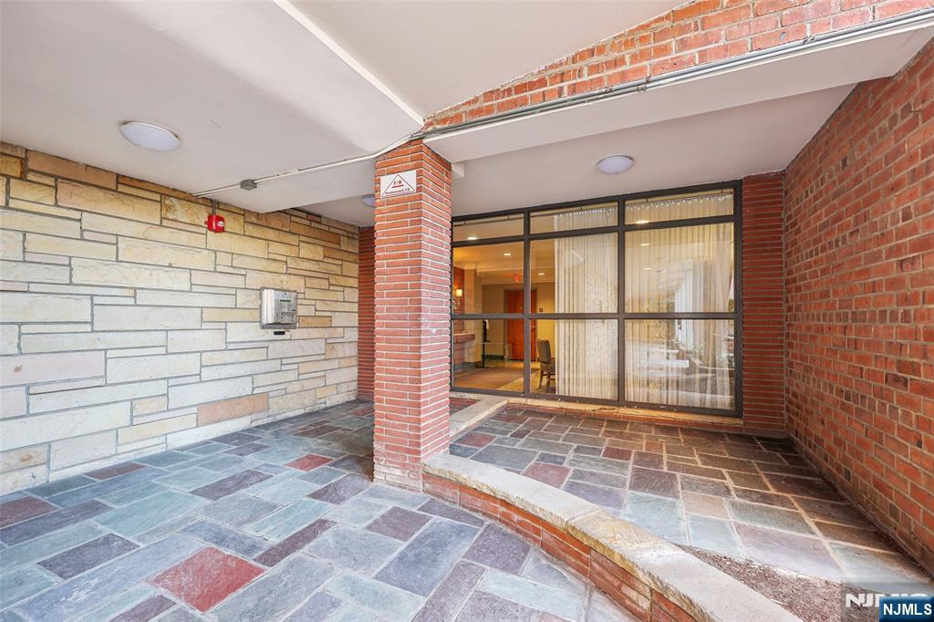 208 Anderson Street S2A