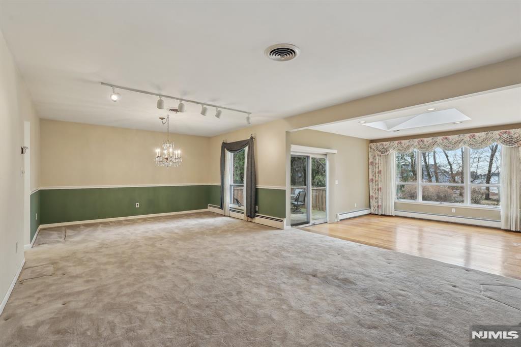 8 Sparrowbush Road