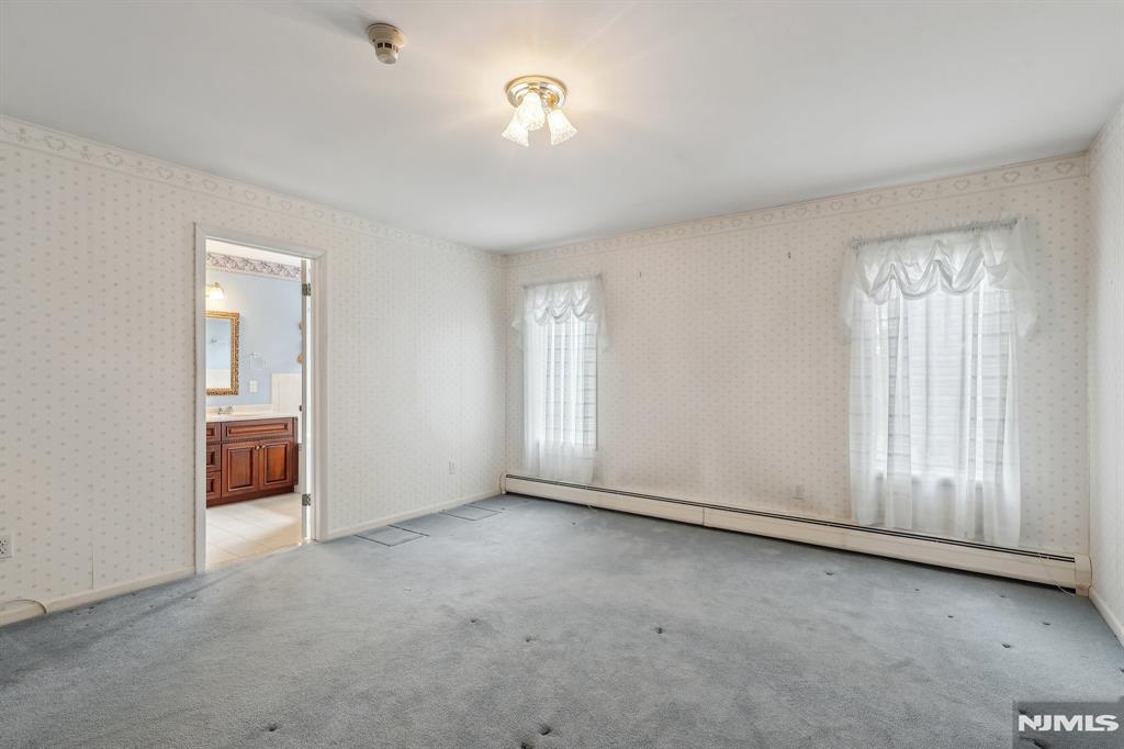 8 Sparrowbush Road