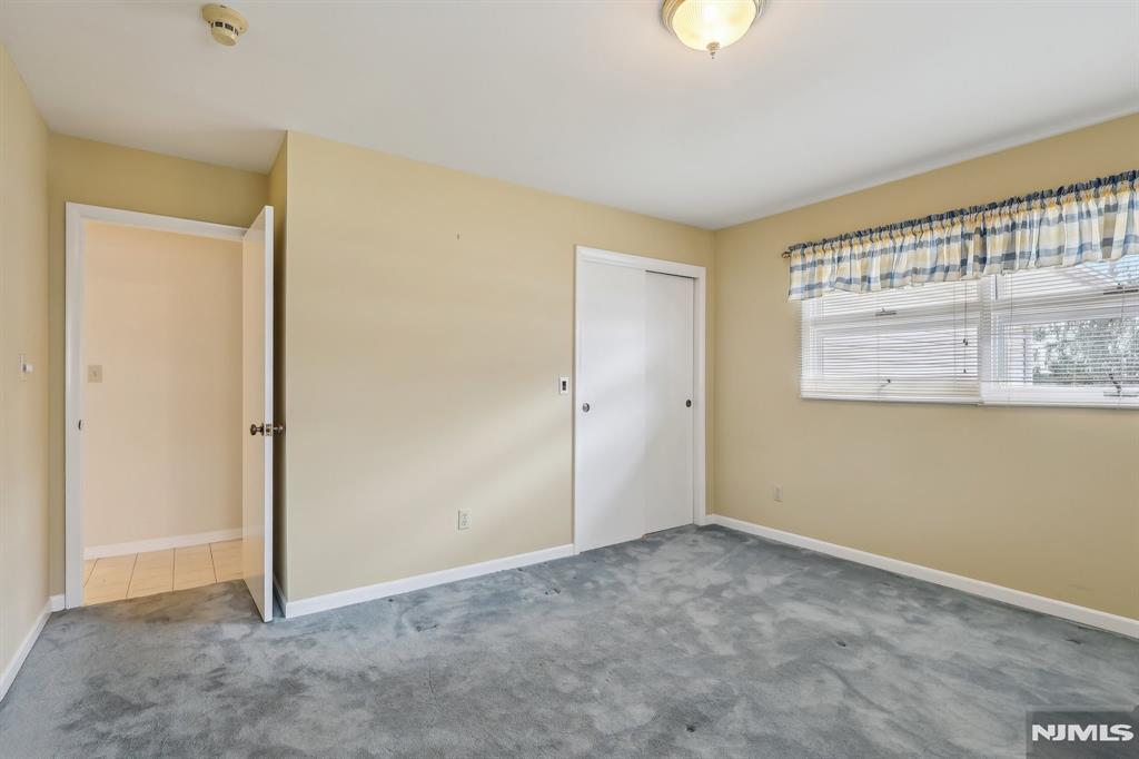 8 Sparrowbush Road