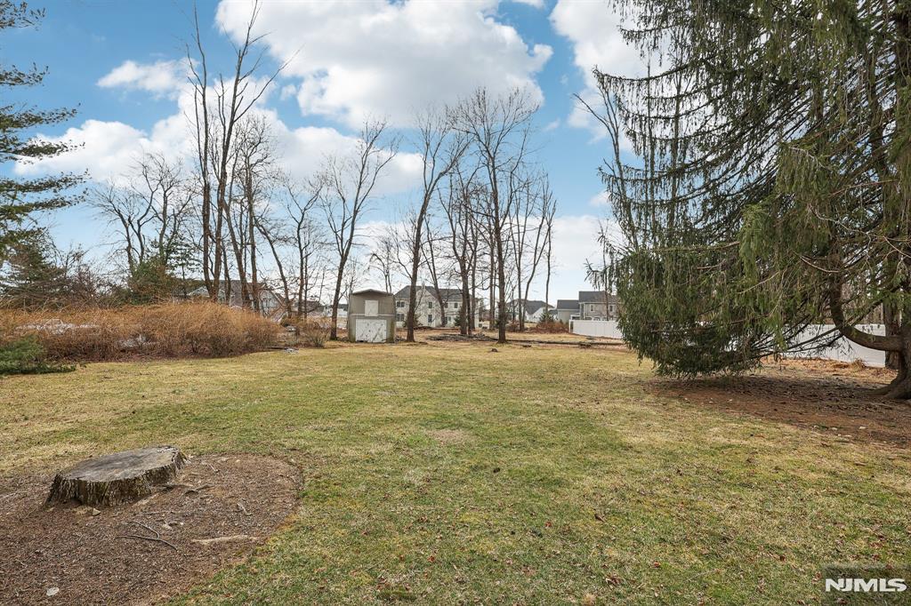 8 Sparrowbush Road