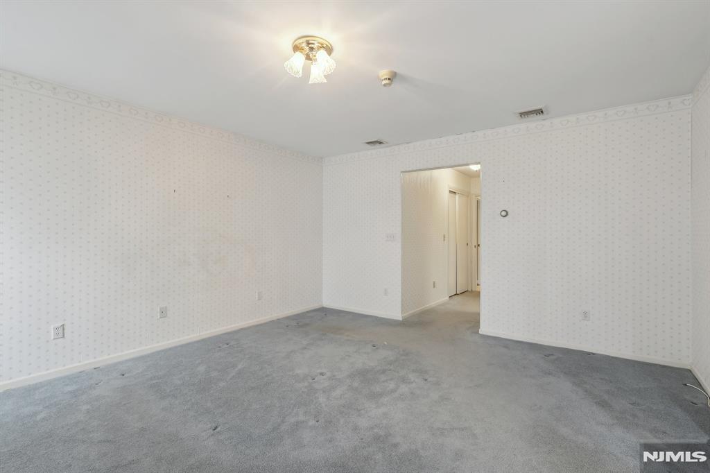 8 Sparrowbush Road