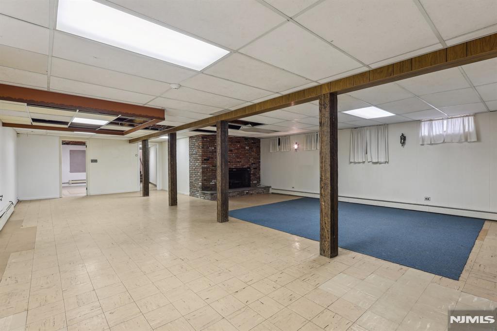 8 Sparrowbush Road