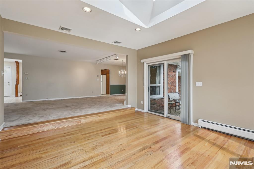 8 Sparrowbush Road