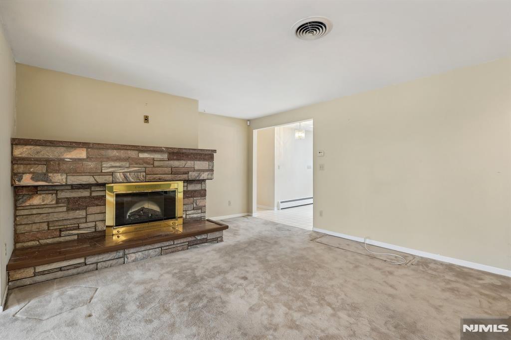 8 Sparrowbush Road