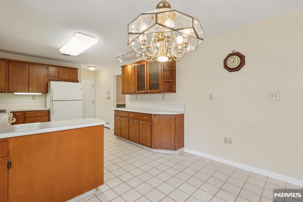 8 Sparrowbush Road