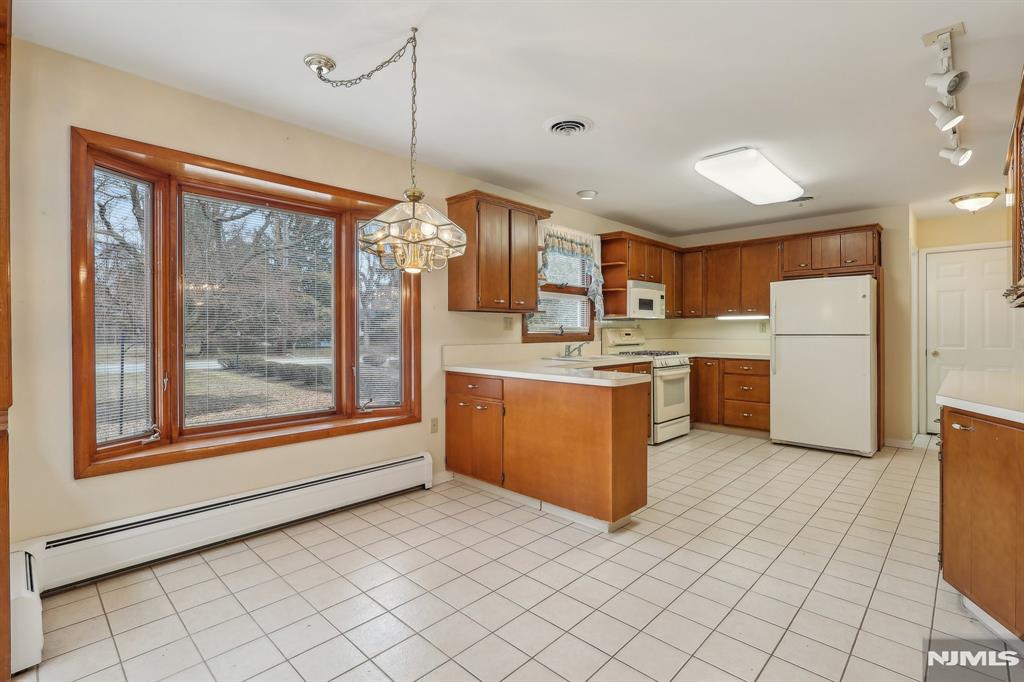 8 Sparrowbush Road