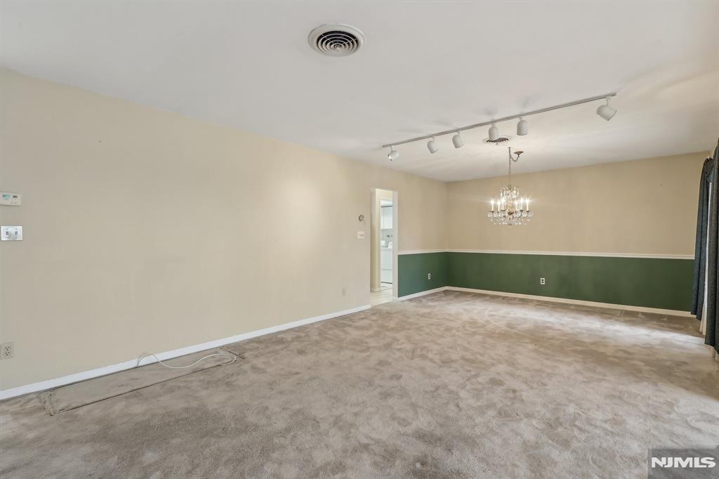 8 Sparrowbush Road