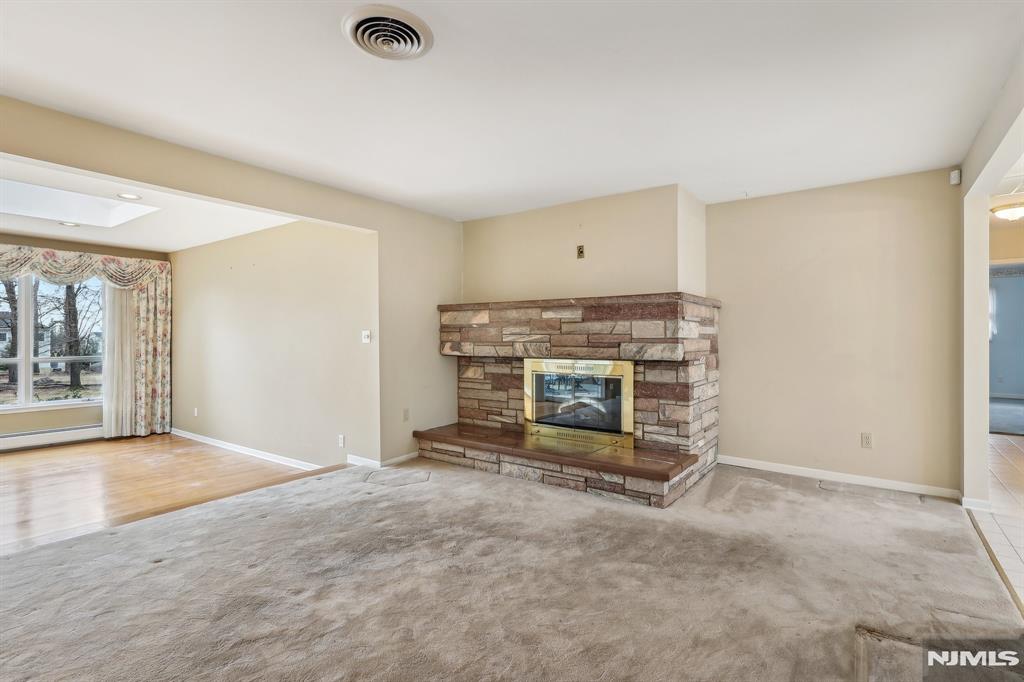 8 Sparrowbush Road