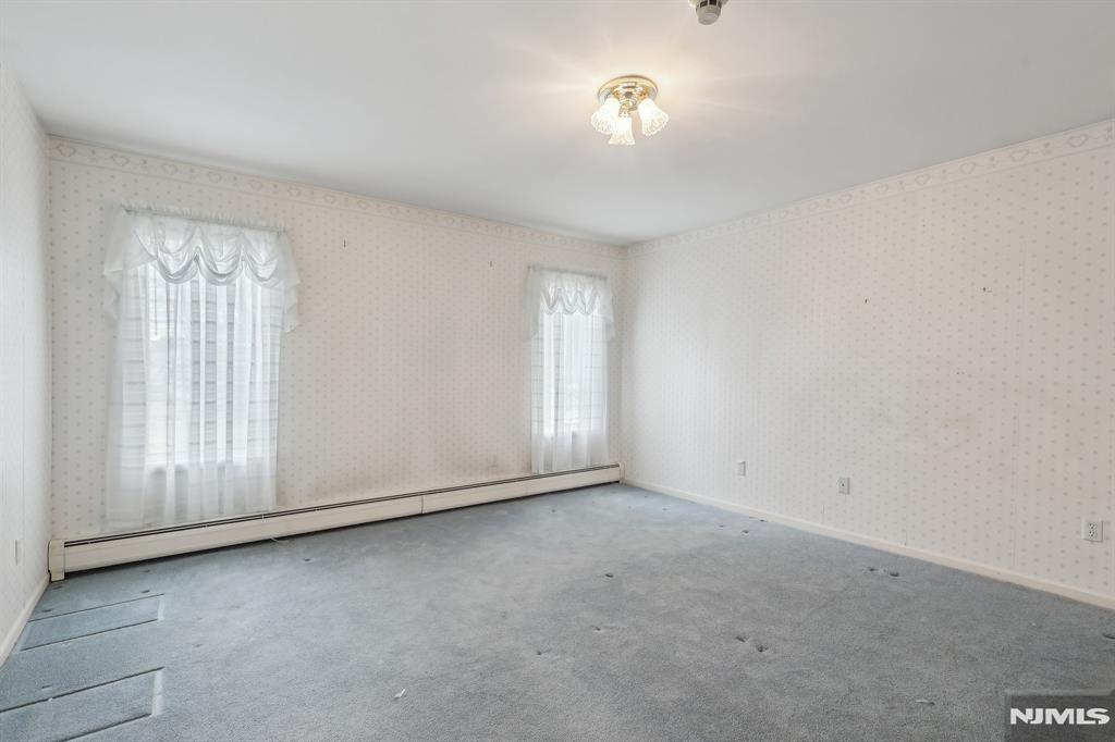 8 Sparrowbush Road