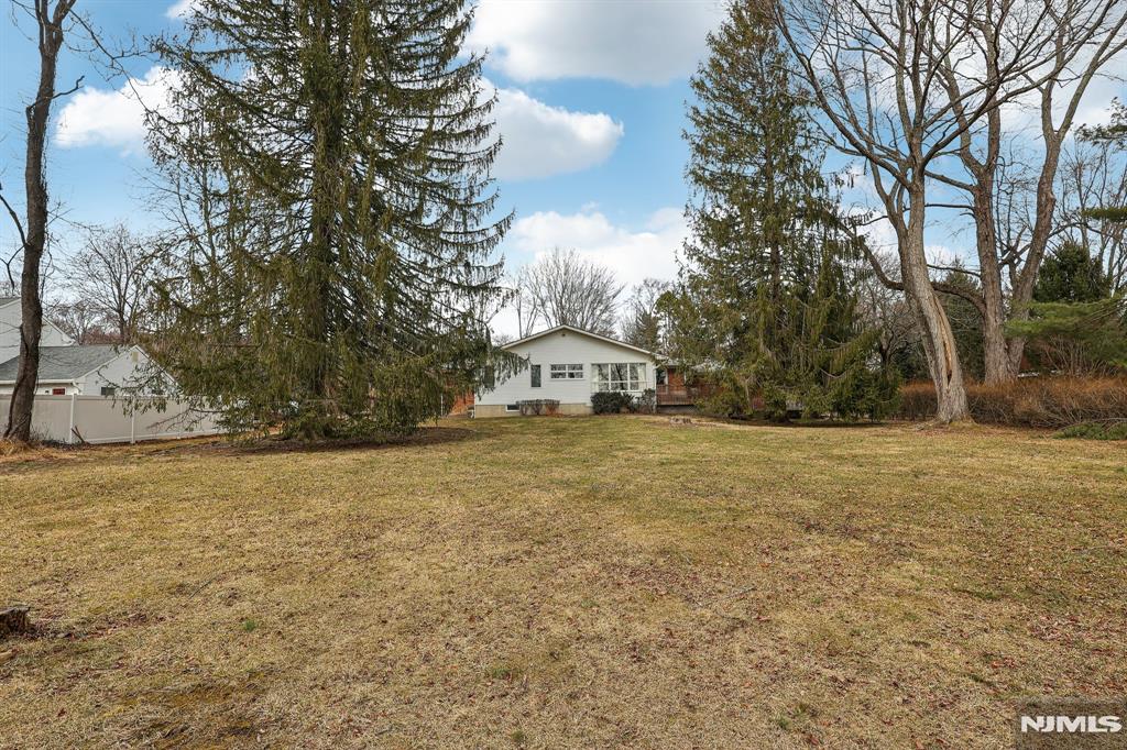 8 Sparrowbush Road