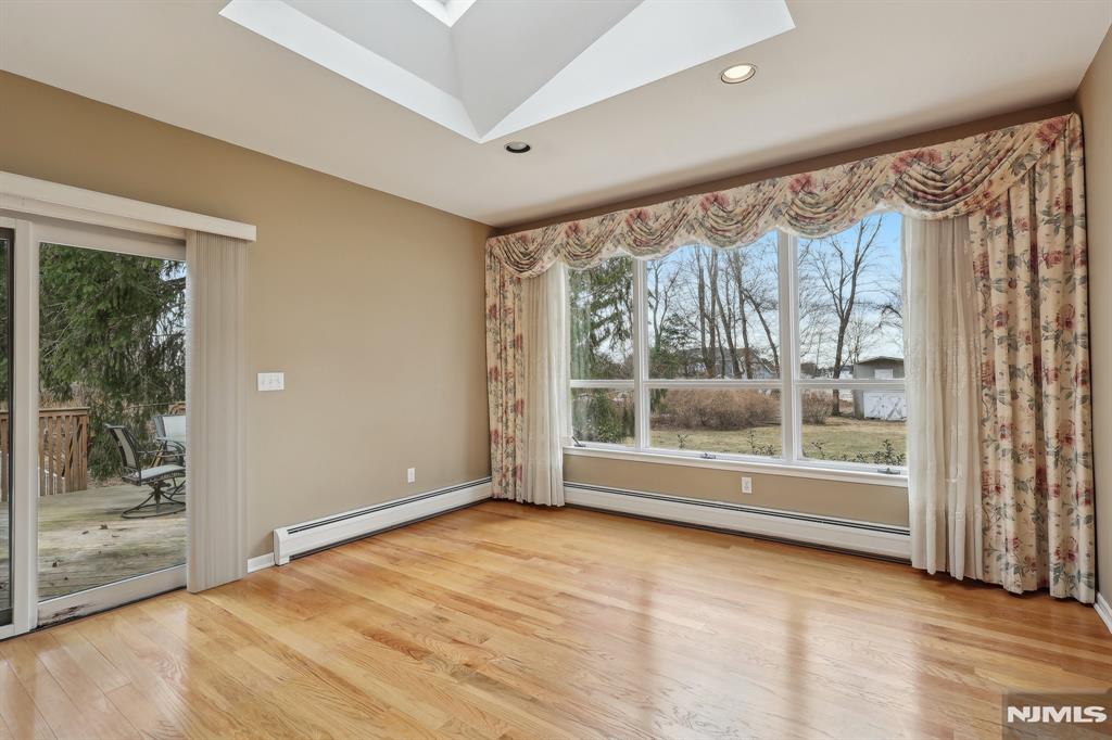 8 Sparrowbush Road