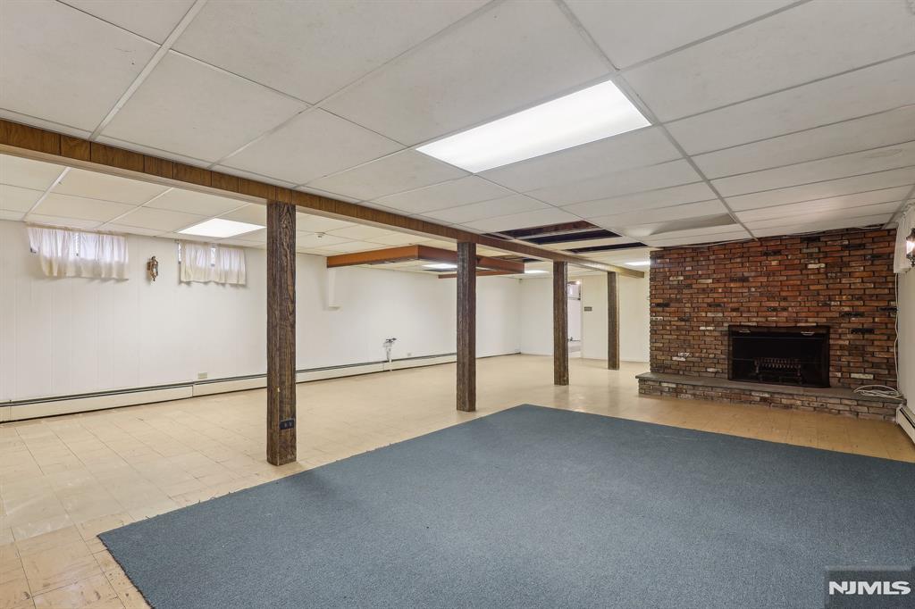 8 Sparrowbush Road
