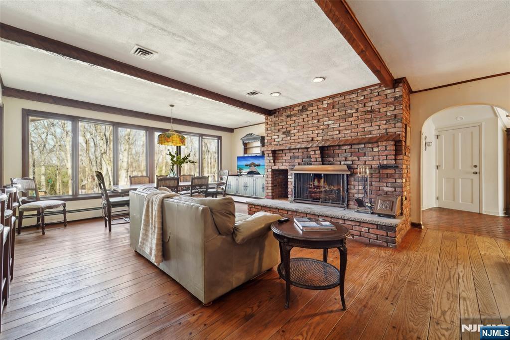 17 Deerhill Drive