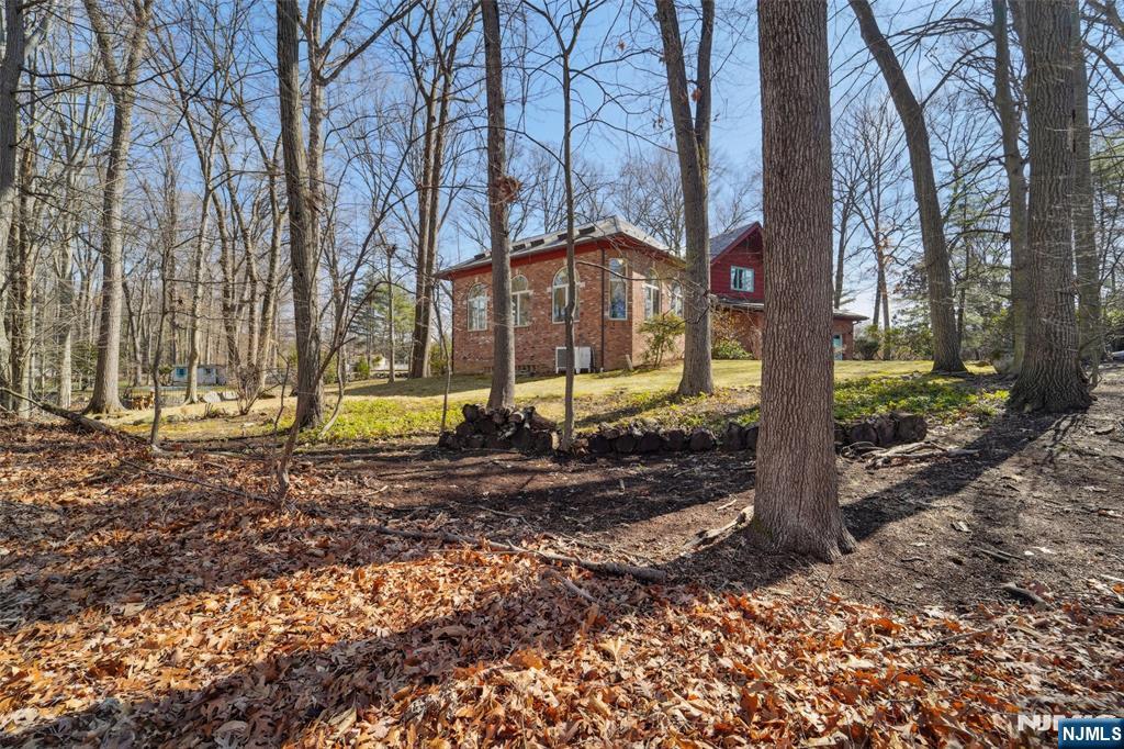 17 Deerhill Drive