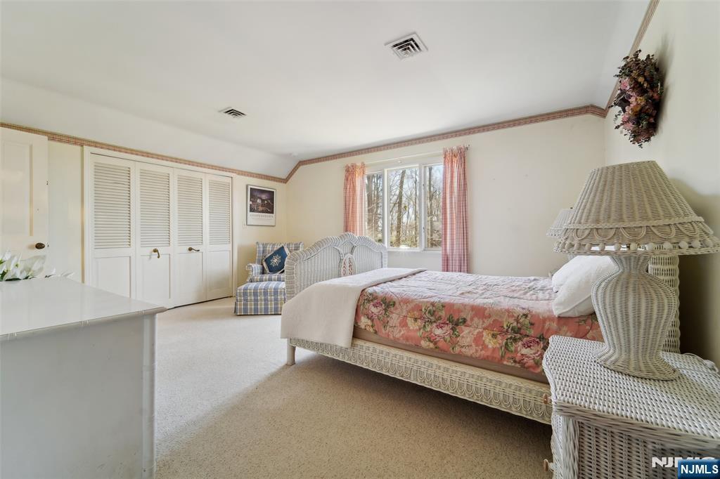 17 Deerhill Drive