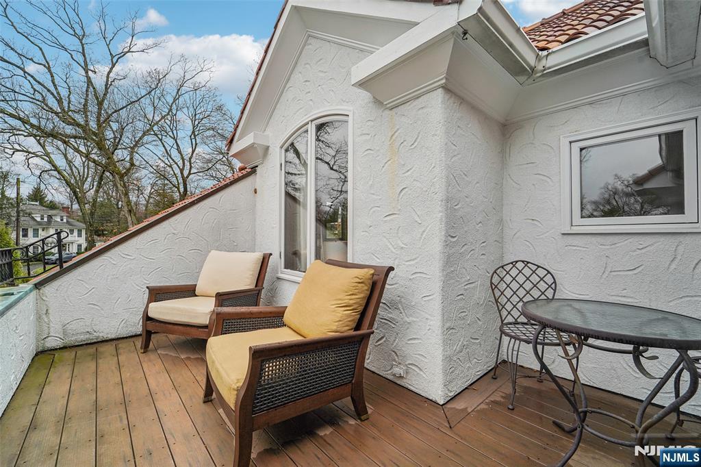 353 Highland Avenue