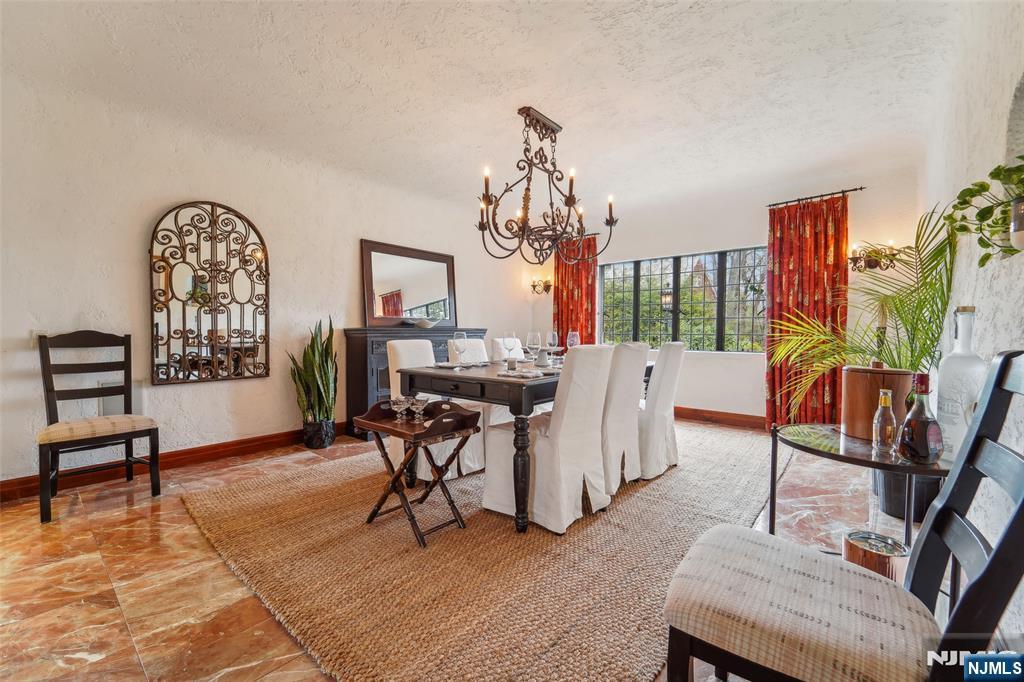 353 Highland Avenue