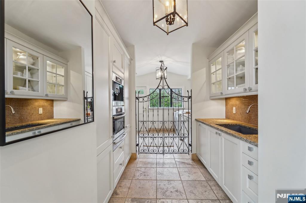353 Highland Avenue