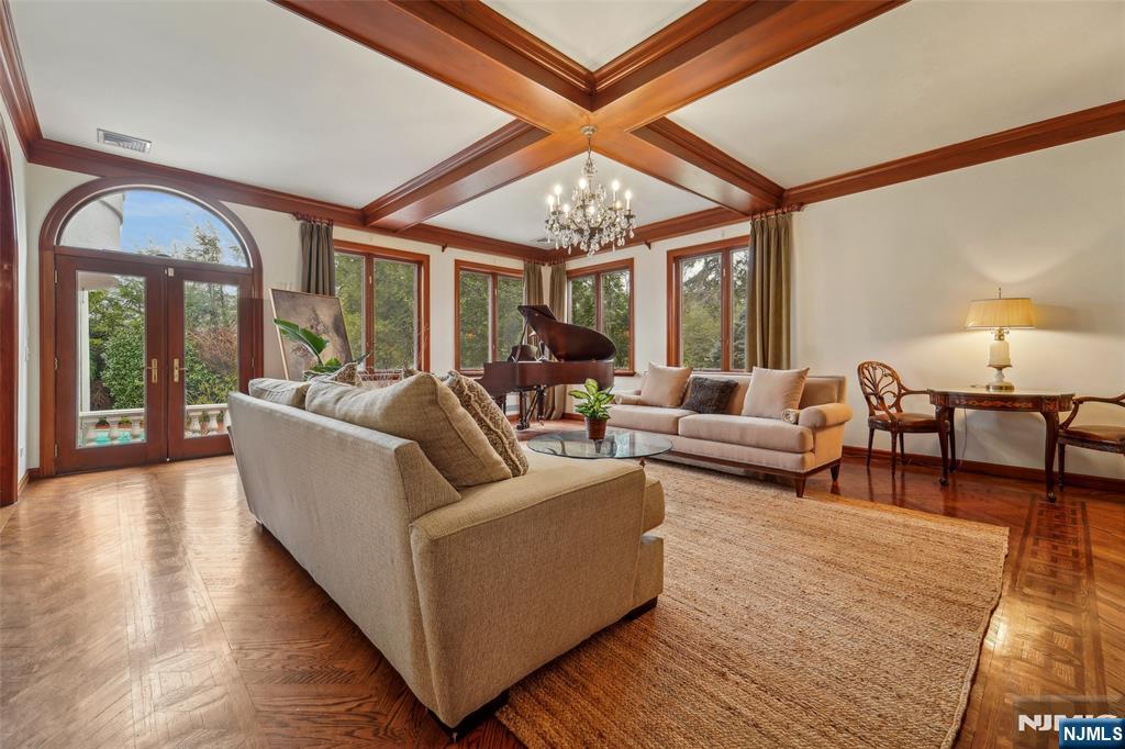 353 Highland Avenue