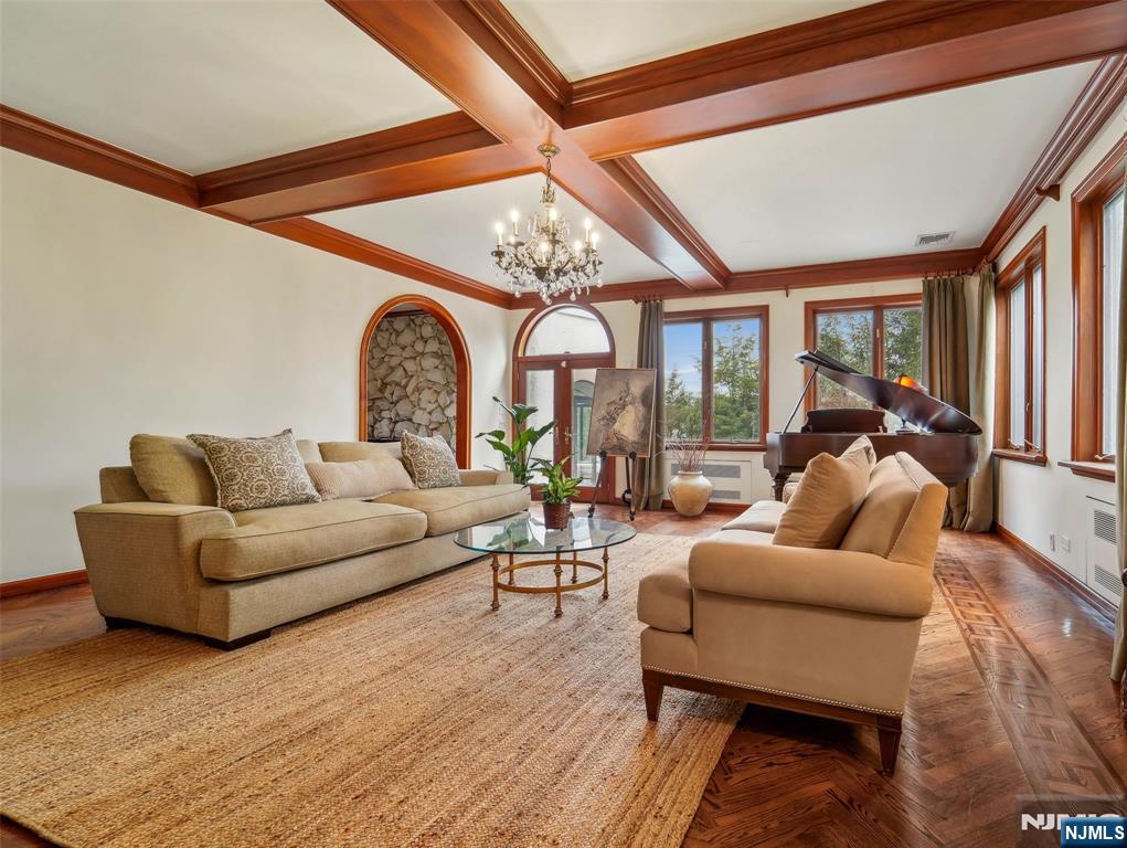 353 Highland Avenue