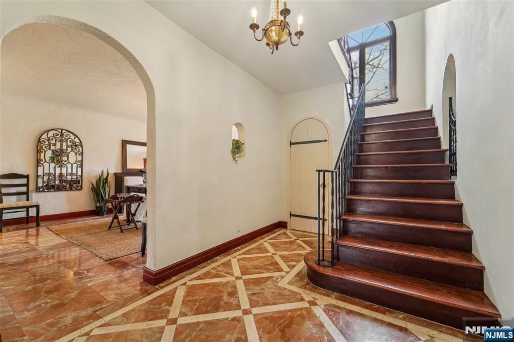 353 Highland Avenue