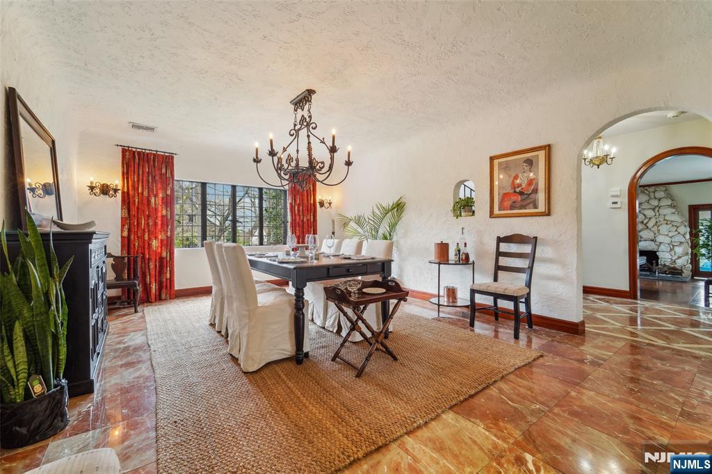 353 Highland Avenue
