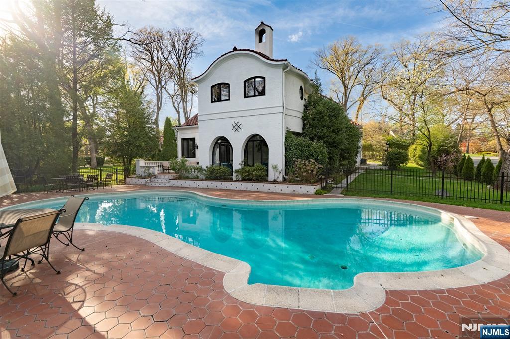 353 Highland Avenue