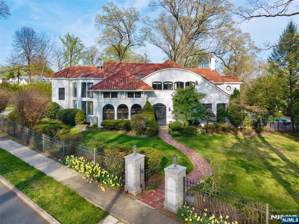 353 Highland Avenue