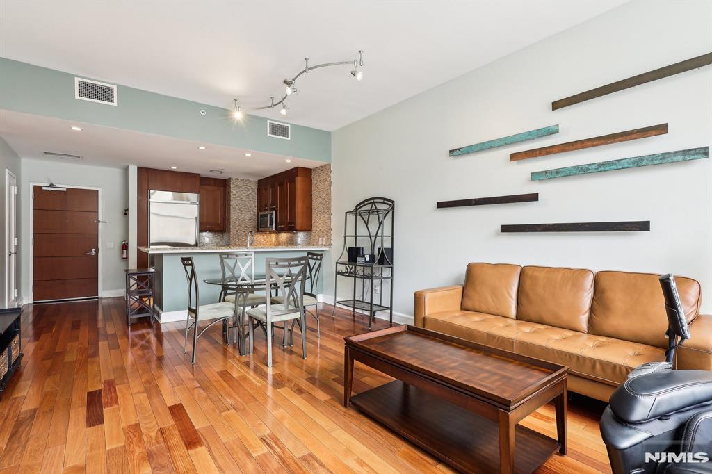 8100 River Road 210