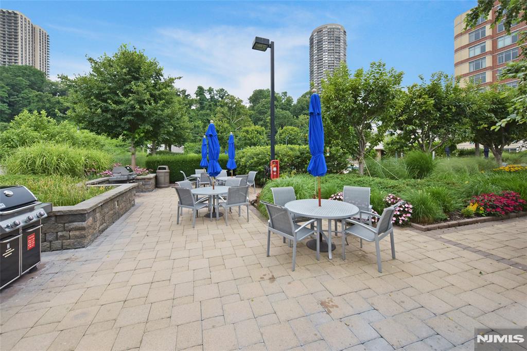 8100 River Road 210